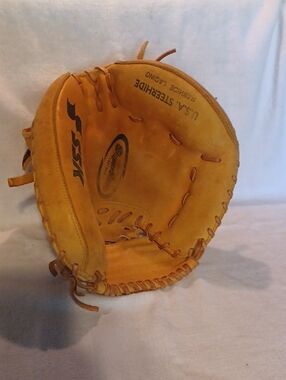 Catchers Mitt in Honey Tan SST-20 Baseball Catcher Mit Fits right Hand